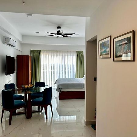 Ocean Breeze Hotel Residencies Britlanka Apartments نيجومبو المظهر الخارجي الصورة