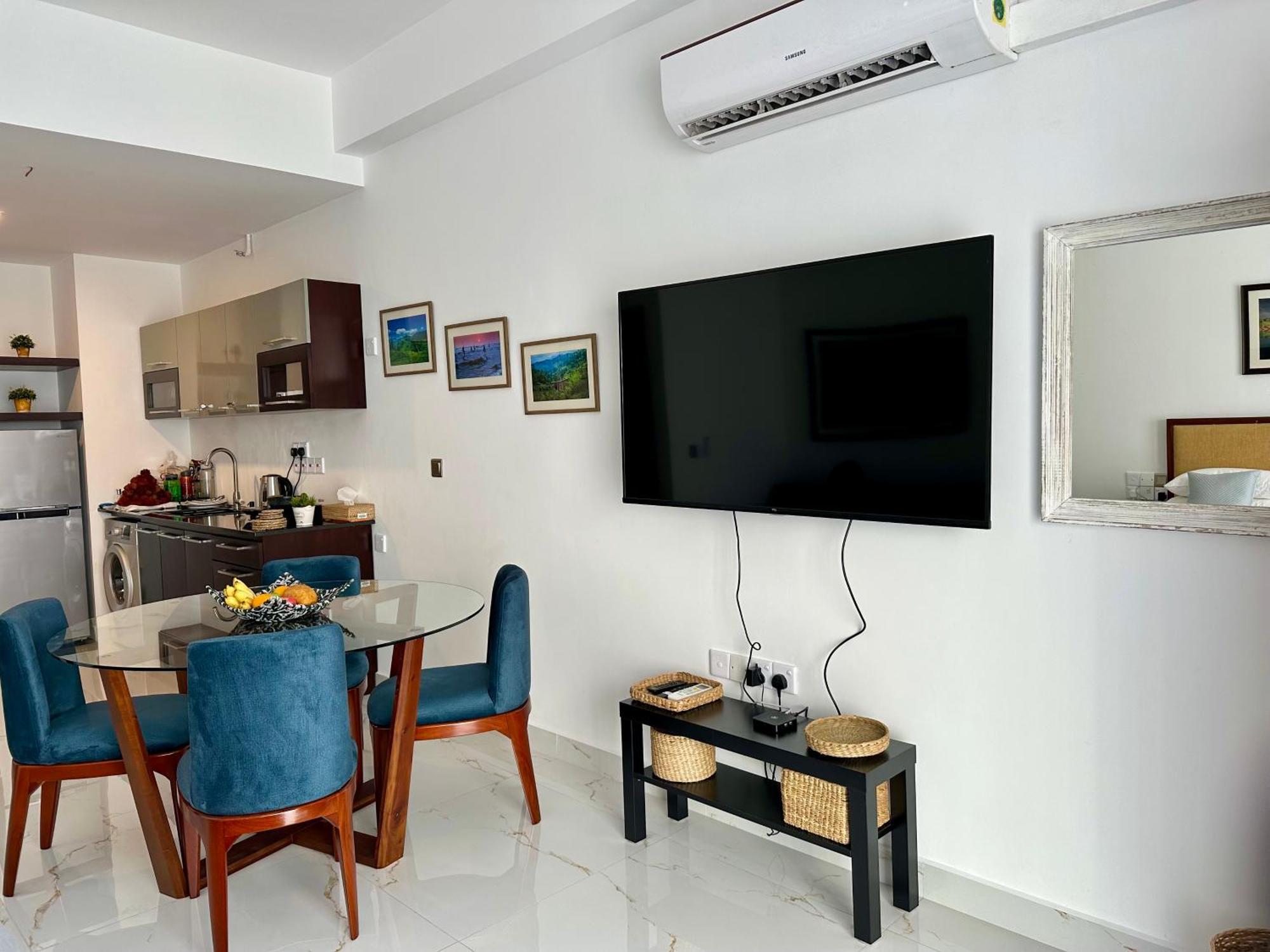 Ocean Breeze Hotel Residencies Britlanka Apartments نيجومبو المظهر الخارجي الصورة