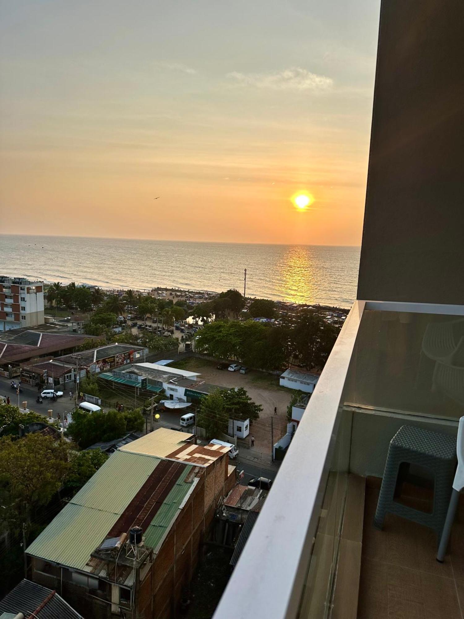 Ocean Breeze Hotel Residencies Britlanka Apartments نيجومبو المظهر الخارجي الصورة