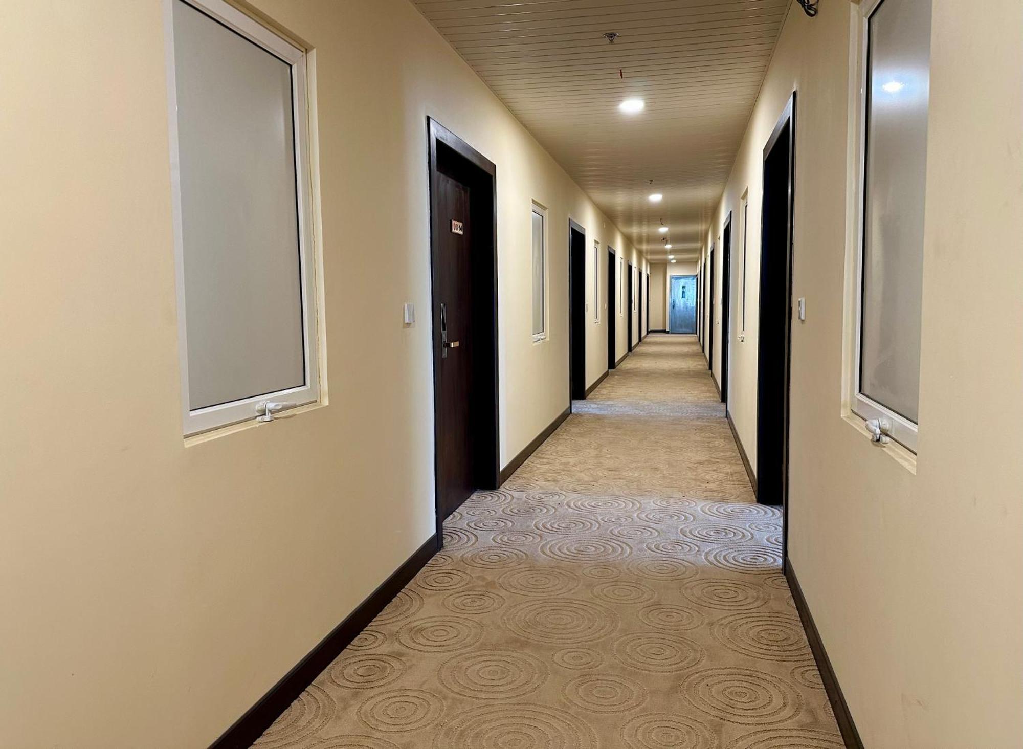 Ocean Breeze Hotel Residencies Britlanka Apartments نيجومبو المظهر الخارجي الصورة