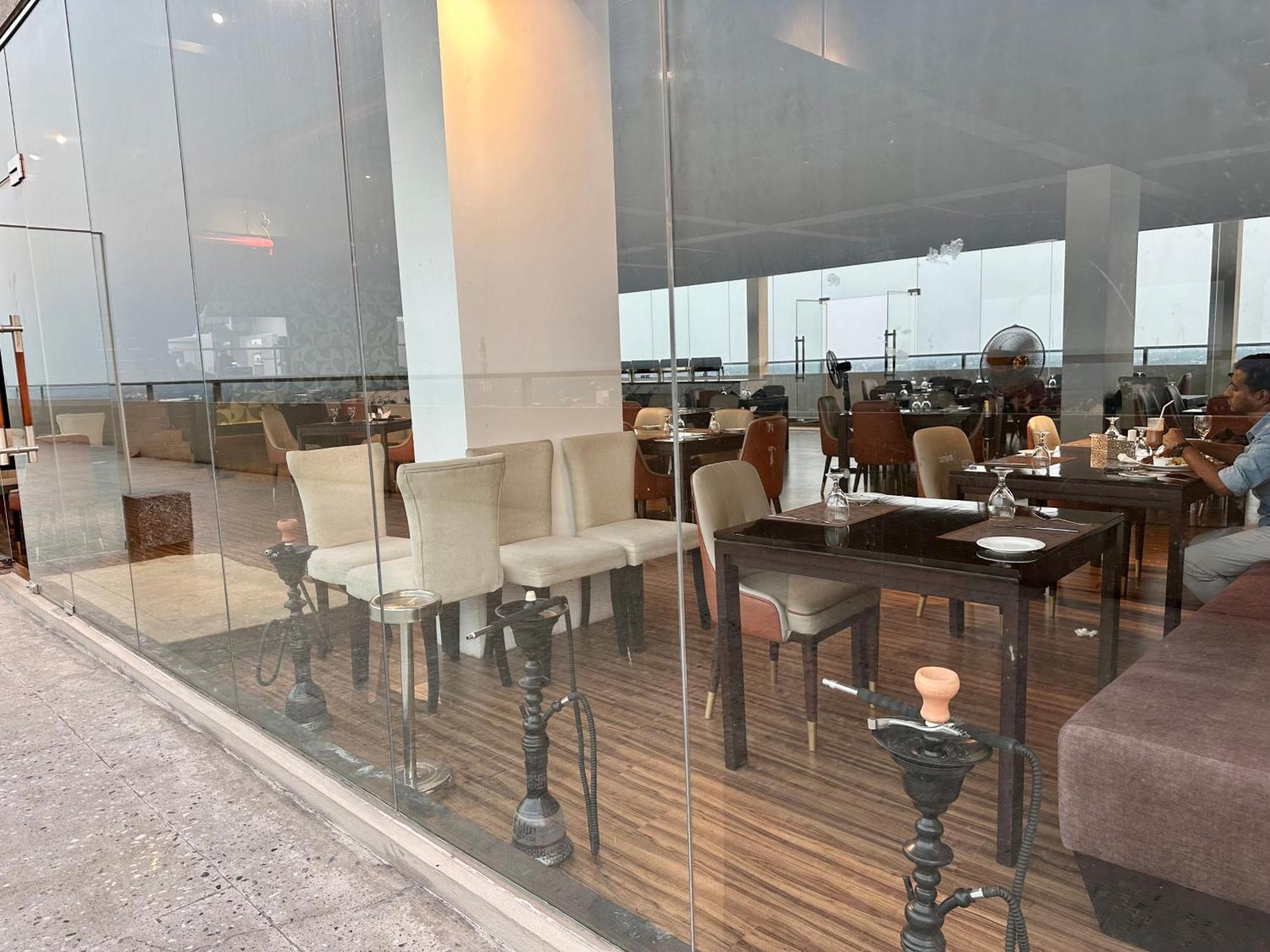 Ocean Breeze Hotel Residencies Britlanka Apartments نيجومبو المظهر الخارجي الصورة