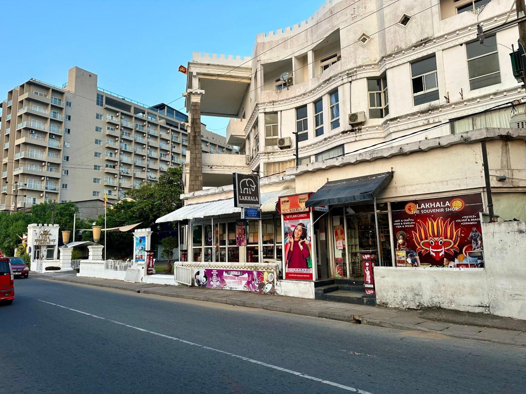 Ocean Breeze Hotel Residencies Britlanka Apartments نيجومبو المظهر الخارجي الصورة
