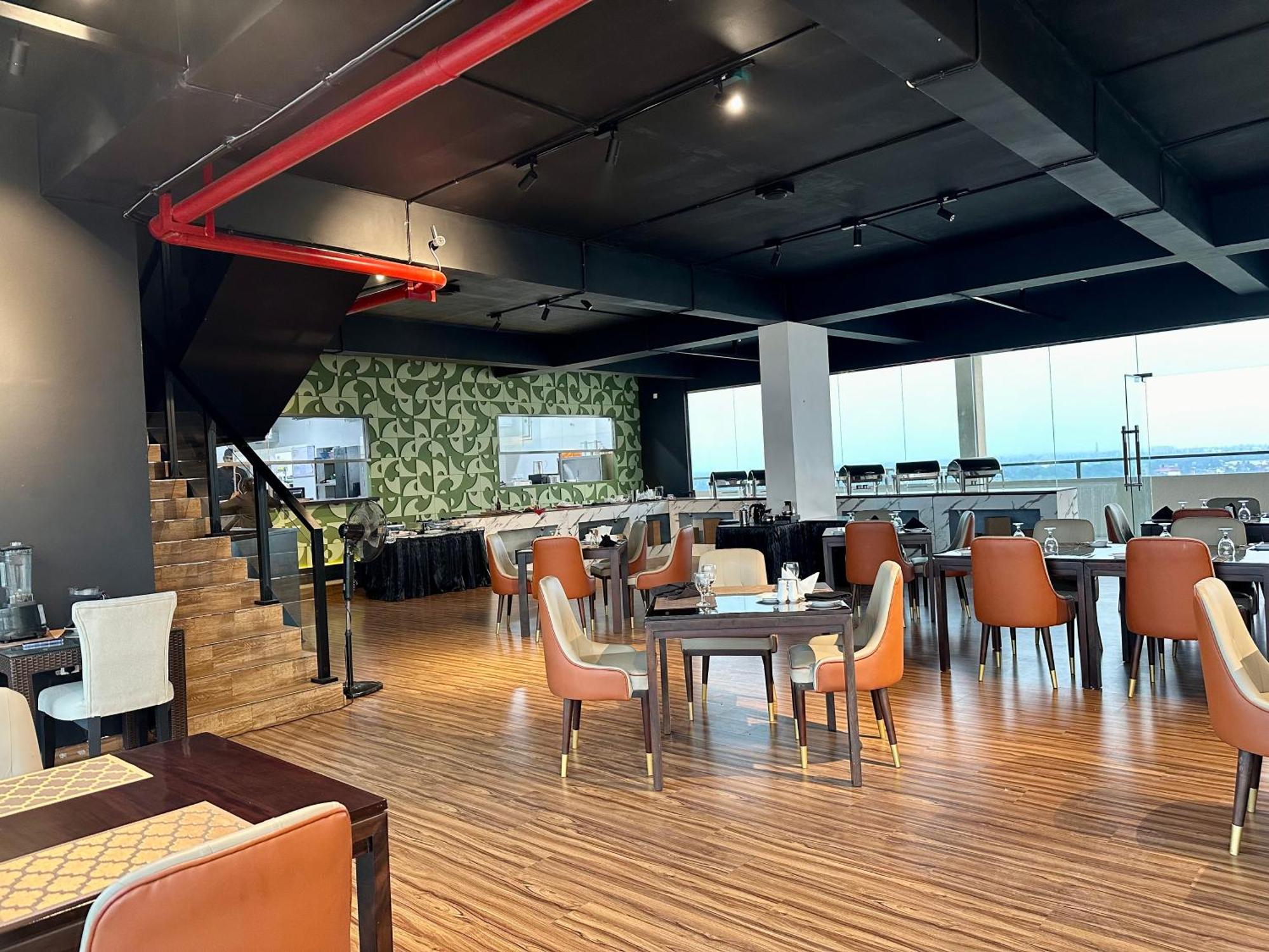 Ocean Breeze Hotel Residencies Britlanka Apartments نيجومبو المظهر الخارجي الصورة